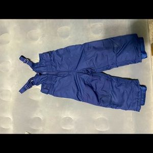 2T navy snow bib lightly used in great condition